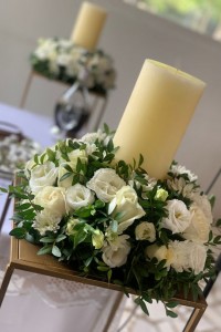 Wedding decoaration with white flowers