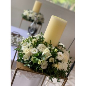 Wedding decoaration with white flowers