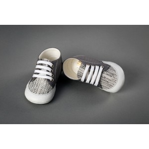Shoes for boy, with shoelaces