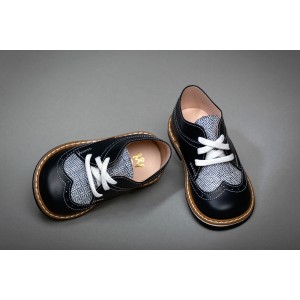 Shoes for boy, oxford style with shoelaces