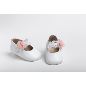 Baby girl hug shoes made of  leather with cotton lace and  rose