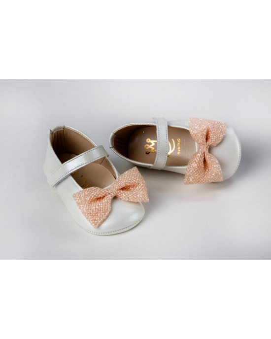 Baby girl hug leather shoes made of ivory or gold leather with glitter bow and feathers Christening Shoes