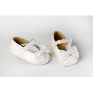 Baby girl hug leather shoes made of  ivory or baby pink leather with satin bow and feathers