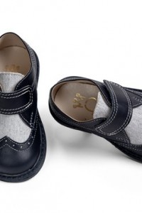 Baby boy brogues, walking shoes, made of leather and textile with Velcro closing