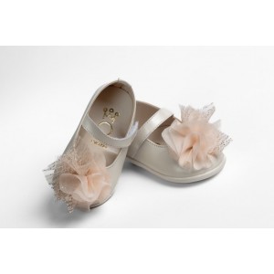 First steps baby girl leather shoes decorated with muselin and glitter tulle