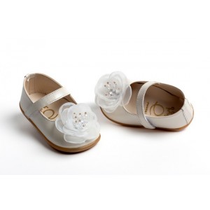 First steps baby girl leather shoes decorated with organza flower