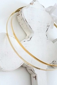 Gold plated minimal wedding wreaths sticks