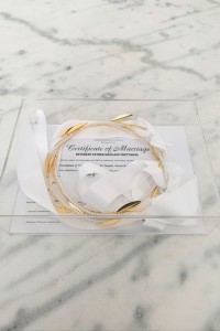 Transparent wedding wreaths case made of plexiglass