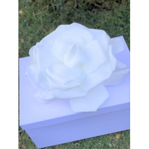 Κουτί βαπτιστικών για κορίτσι  λευκό με μεγάλο λουλούδι