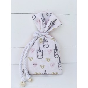 Christening favor for girl, pouch with unicorns