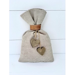 WEDDING FAVOR  POUCH WITH WOODEN HEARTS