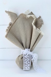 Wedding favor in beige with lace