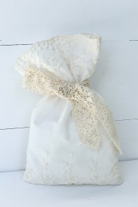 Wedding favor ivory emroidered pouch