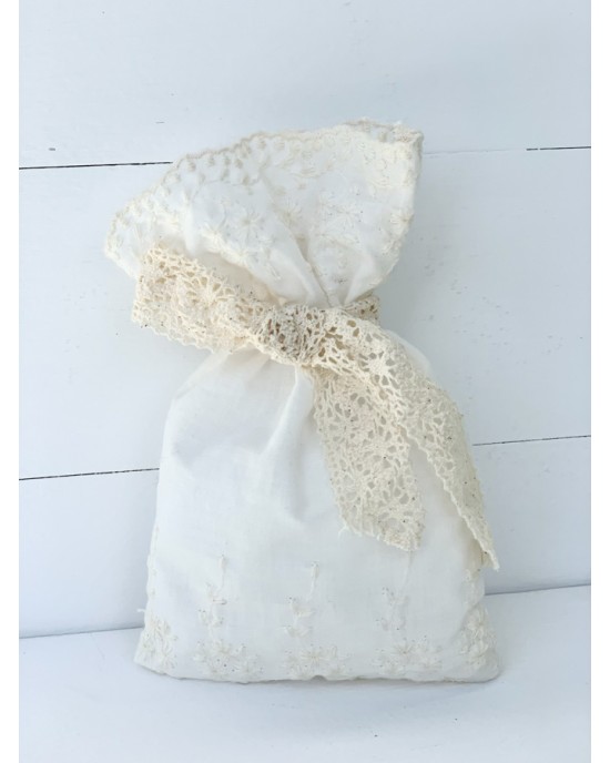 Wedding favor ivory emroidered pouch Favors