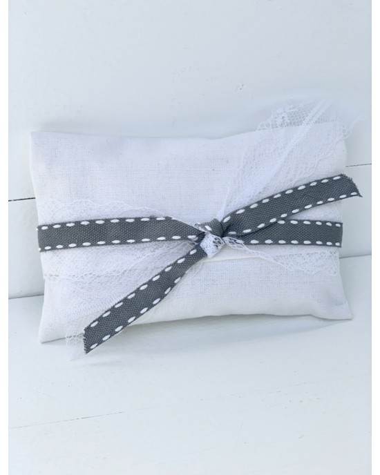 Wedding favor fabric envelope with lace and stitch ribbon Favors