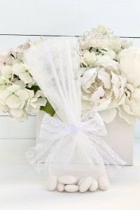 Wedding favor made of tulle and lace ribbon