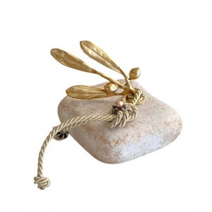Wedding favor pebble with οlive branch
